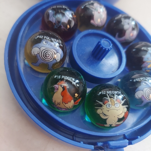 Pokemon Raichu #26 and 8 Collector Marbles Case Tray - with 8 marbles - Picture 4 of 9